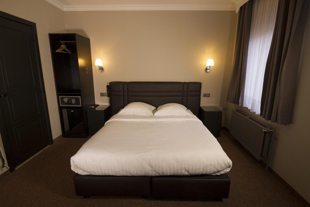 Hotel Le Chantecler Брюксел Екстериор снимка