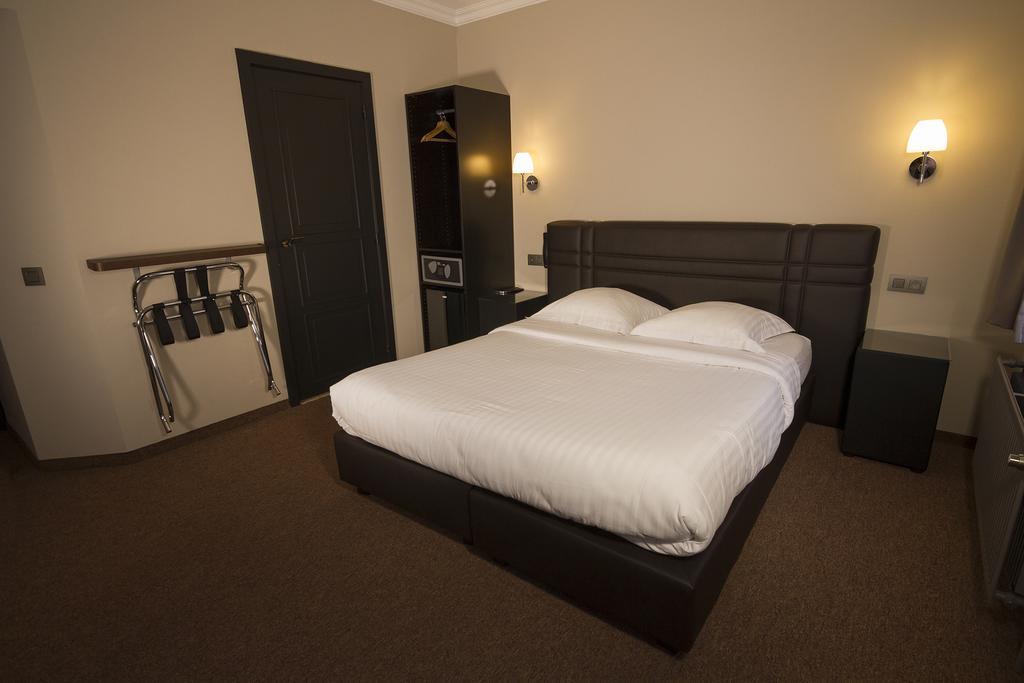 Hotel Le Chantecler Брюксел Екстериор снимка