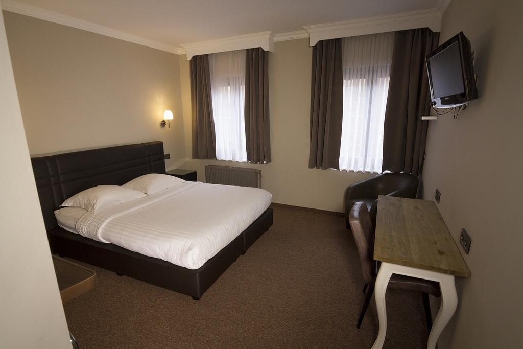 Hotel Le Chantecler Брюксел Екстериор снимка